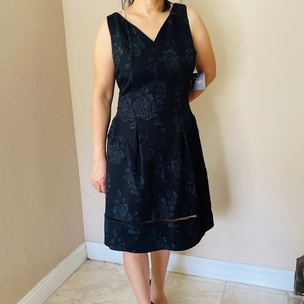 Just Taylor Rose Patterned Black Dress Size 6